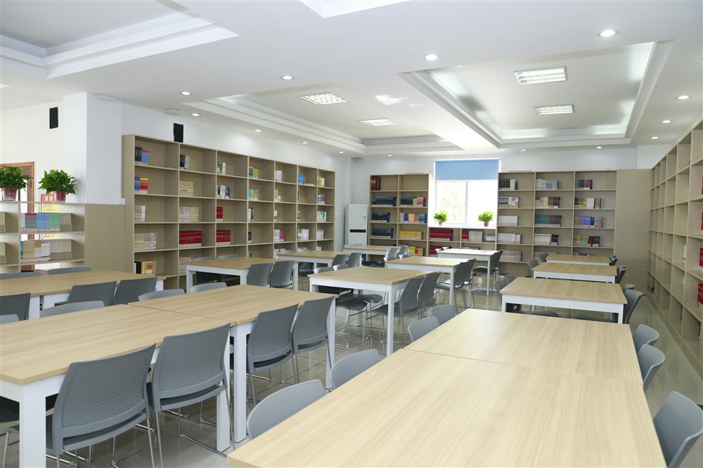 学生阅览中心.JPG