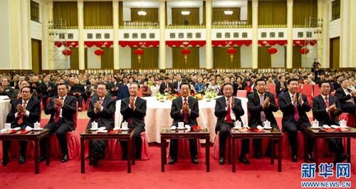 2月1日，中共中央、国务院在北京人民大会堂举行2011年春节团拜会。党和国家领导人胡锦涛、吴邦国、温家宝、贾庆林、李长春、习近平、李克强、贺国强、周永康等同首都各界人士欢聚一堂，共贺新春佳节。 新华社记者黄敬文摄