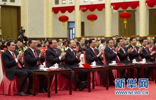 2月1日，中共中央、国务院在北京人民大会堂举行2011年春节团拜会。党和国家领导人胡锦涛、吴邦国、温家宝、贾庆林、李长春、习近平、李克强、贺国强、周永康等同首都各界人士4000多人欢聚一堂，共庆新春佳节。新华社记者黄敬文摄