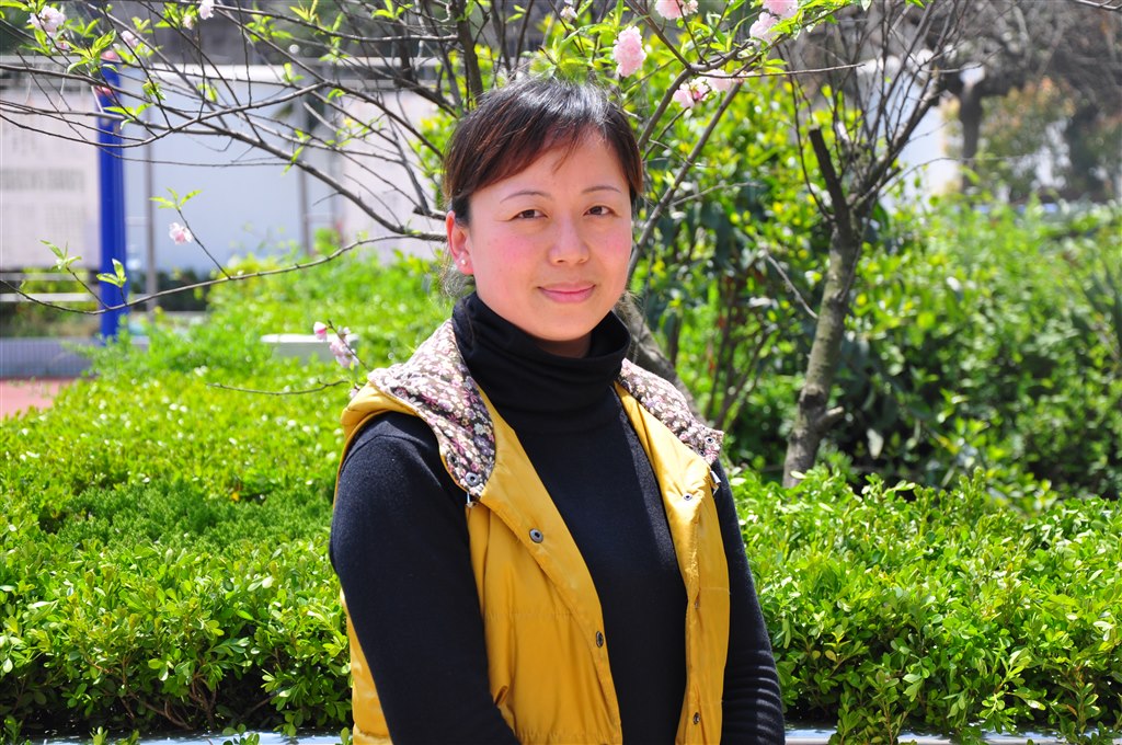 徐丽华（常州市骨干教师  天宁区教师基本功竞赛一等奖  天宁区政府嘉奖  天宁区优秀辅导员）.jpg
