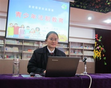 法制教育进校园 幸福和谐你我他…