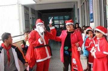 林南小学欢庆2015年圣诞节活动…