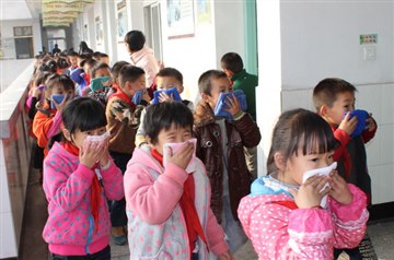林南小学开展消防应急疏散演练…