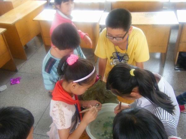 小心，这东西真不好夹。