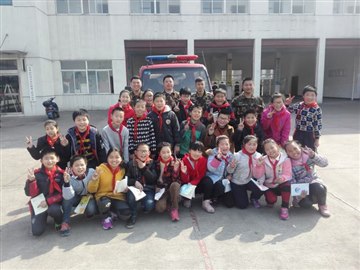 林南小学组织学生参观消防中队…