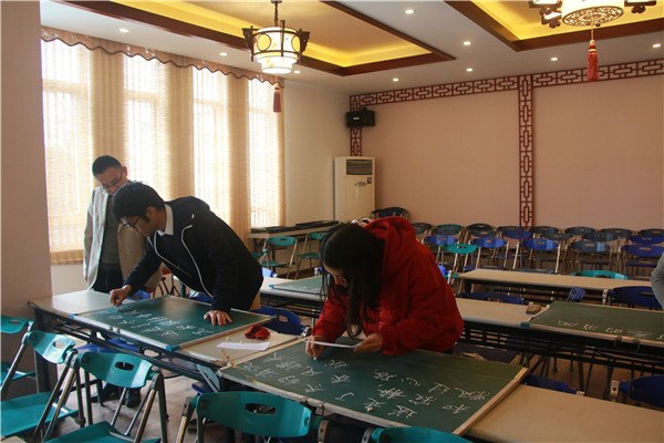 青年教师粉笔字、即兴演讲赛 (2).jpg