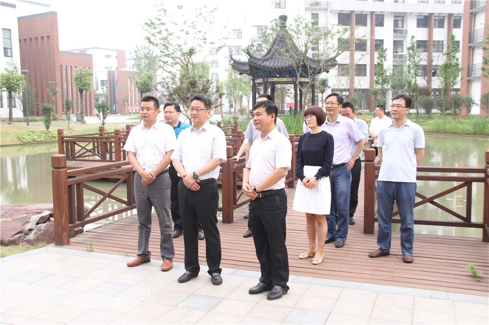 区周书记 (1).jpg