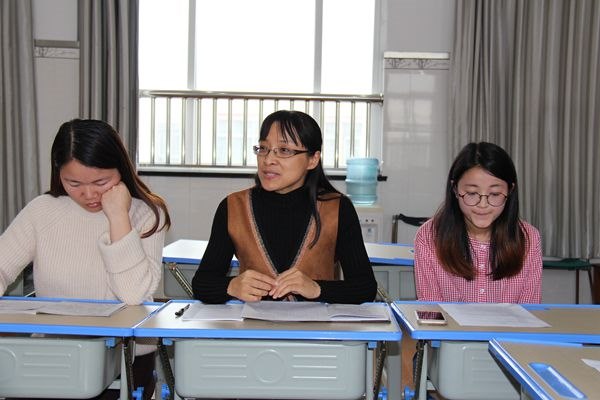 洛小童诗研讨 (42).JPG
