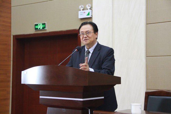吴格明.jpg