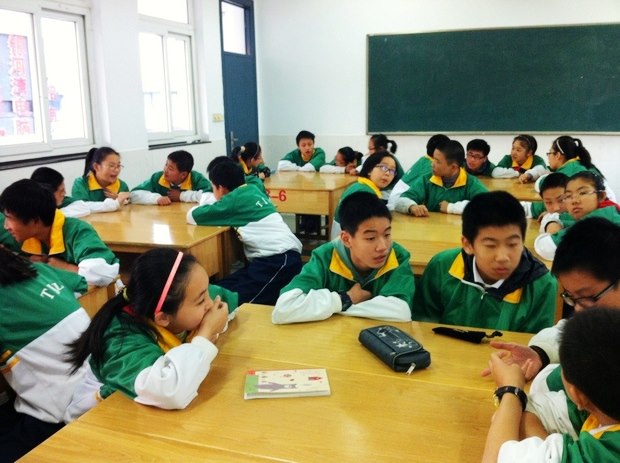 同学们热烈讨论