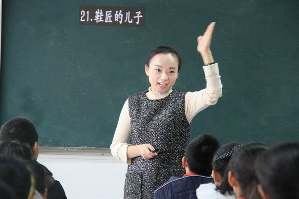 杨静.jpg