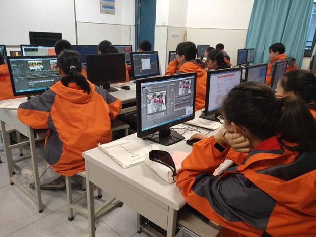 6、我们的眼中有丰富的校园生活.jpg