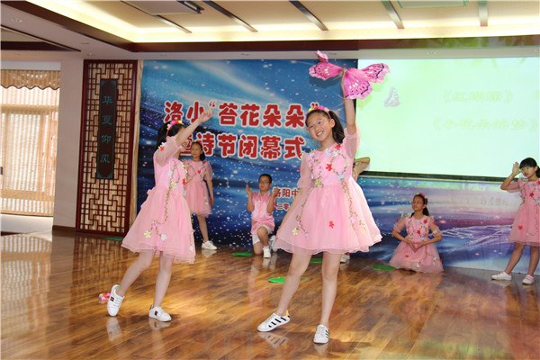 童诗闭幕式 (25).jpg