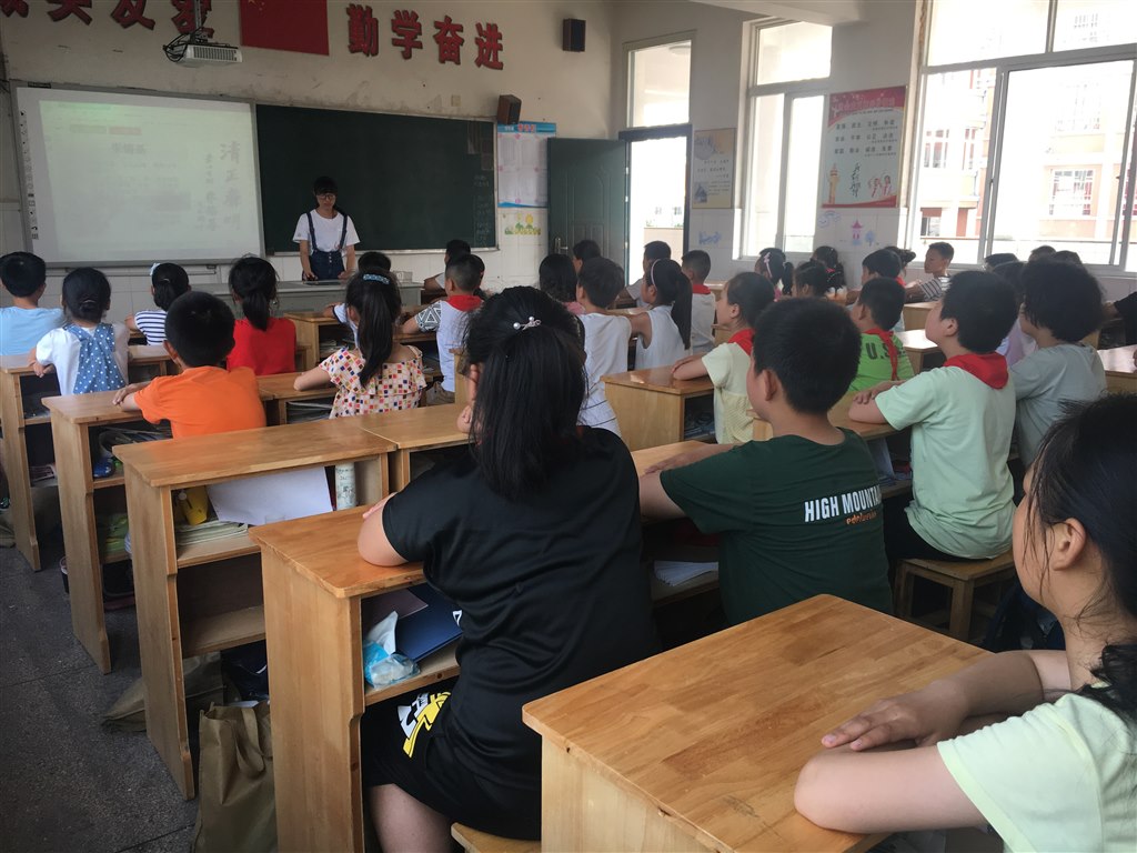《诚信廉洁》课堂教学活动（四2 唐佳）.JPG