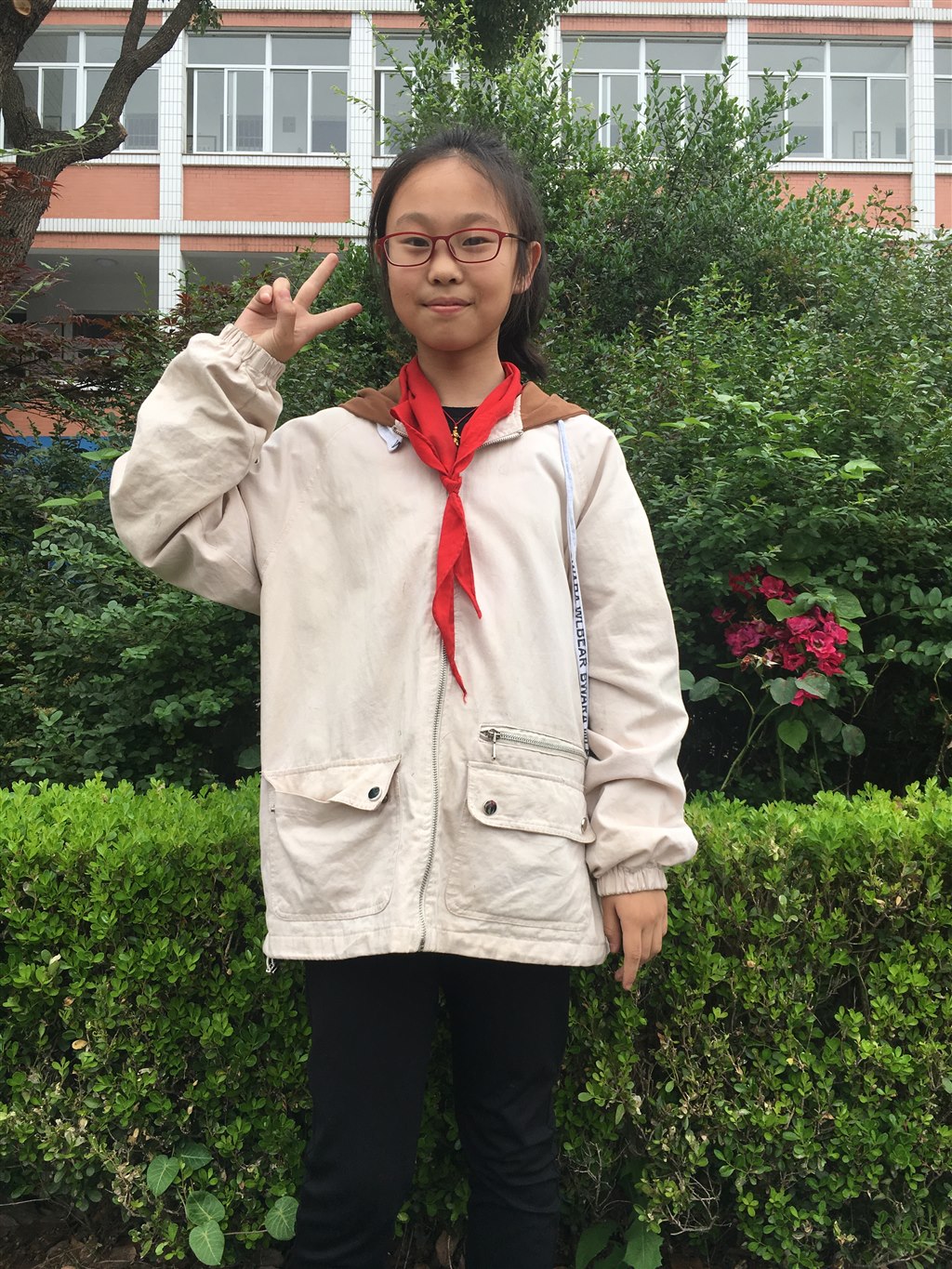 四（2）班 张紫婷 优秀队干部 百川东到海,何时复西归少壮不努力,老大徒伤悲.JPG