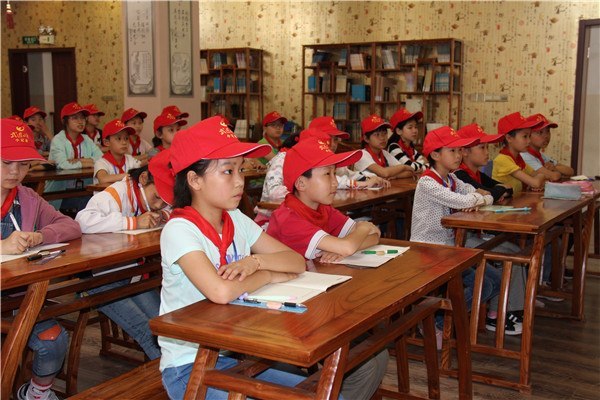 “戏剧文化月”活动“非遗锡剧”走进洛阳小学 (5).jpg
