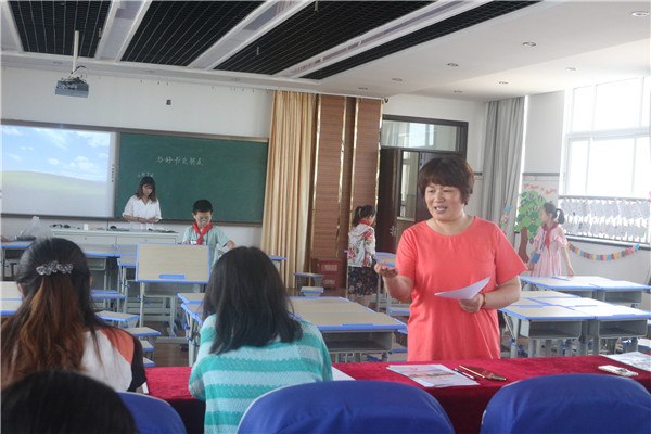 洛阳中心小学开展综合实践活动研讨课 (12).jpg