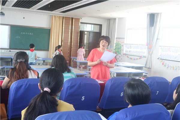 洛阳中心小学开展综合实践活动研讨课 (11).jpg