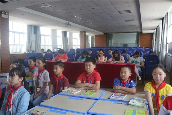 洛阳中心小学开展综合实践活动研讨课 (7).jpg