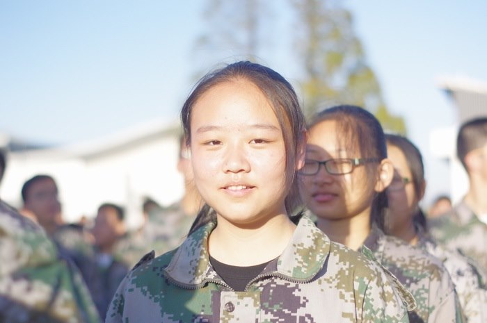 高一八班{阳光下的笑脸}