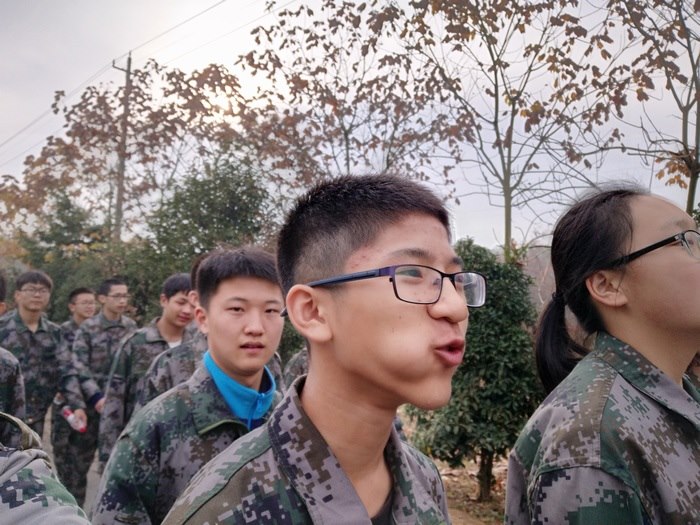 高一（9）班_【拉练途中】