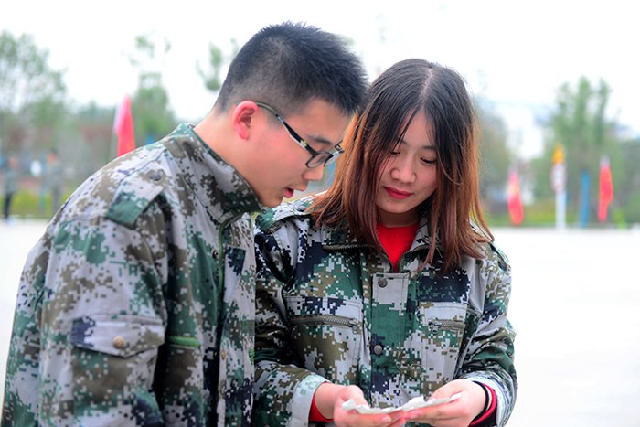 手握戒尺，心中有爱——记军训营的班主任们