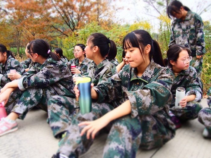 高一（12）班_歇一歇，喝口水，原地满血复活~