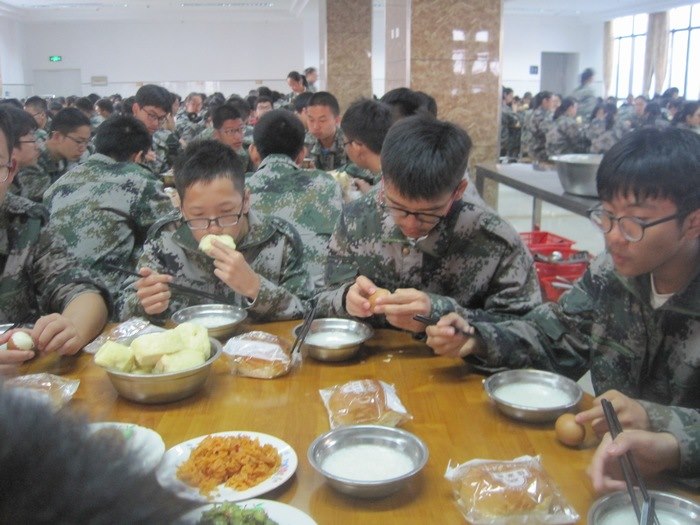 高一创4班：早饭补一波~