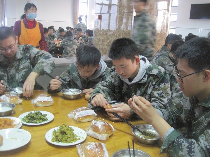 高一创4班：早饭补一波~