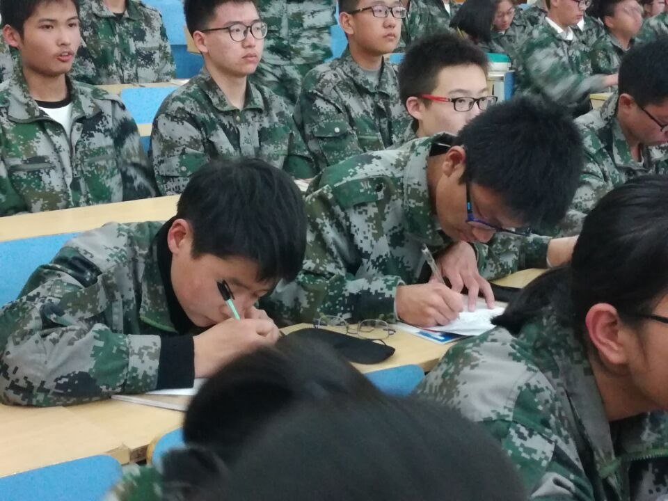 高一（11）班_欲作家书意万重_作罢不忍封