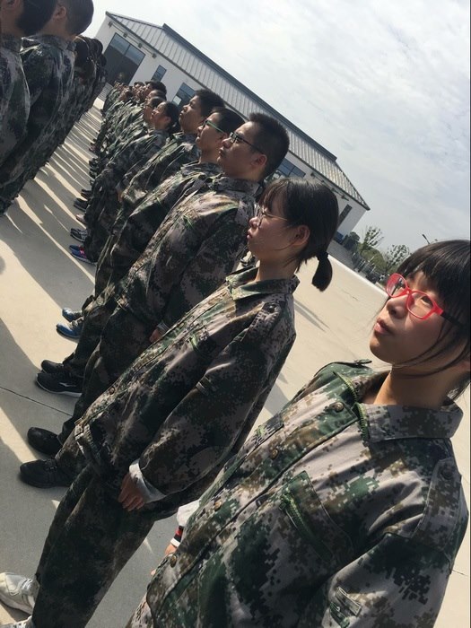 高一八班{11.6午后开始挥洒汗水啦～}