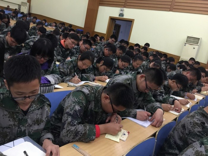 高一创4班：一封家书——爸爸妈妈，我爱你们
