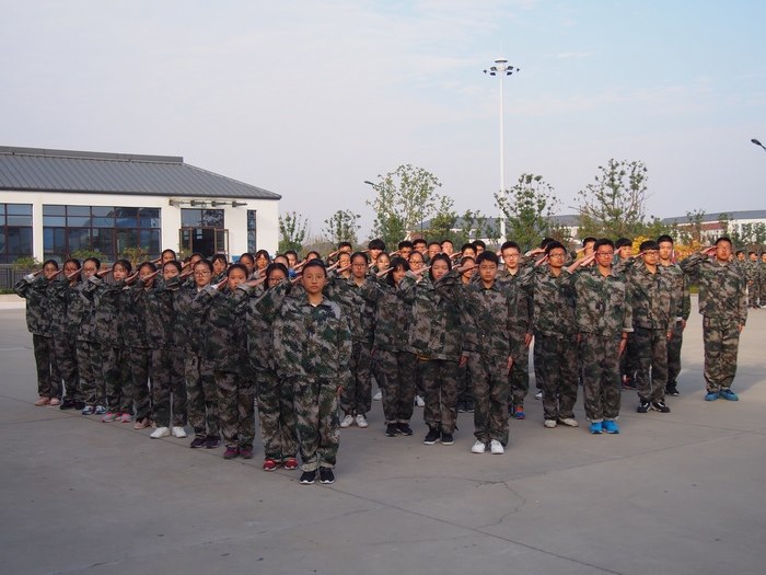 高一（11）班_阅兵场上的我们