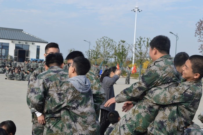 高一七班{会操比赛结束啦，很开心！}