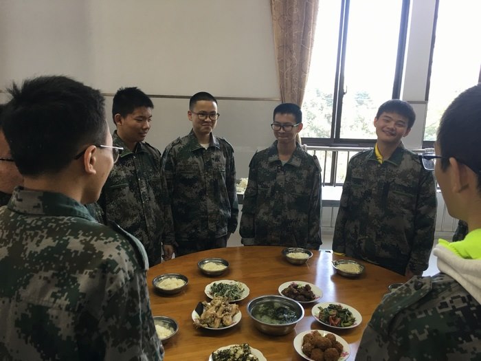 高一八班：整理内务