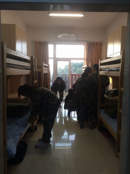 高一5班：忙碌的清晨