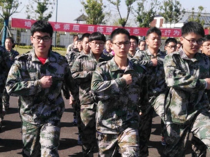 高一创3班：小小军人（3）