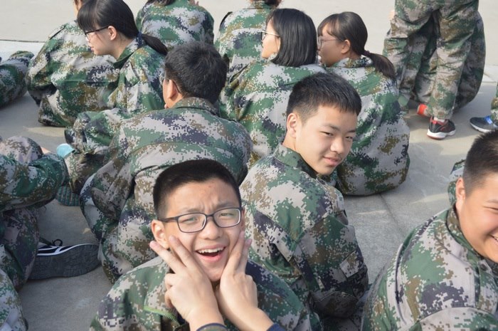 高一七班{会操比赛结束啦，很开心！}