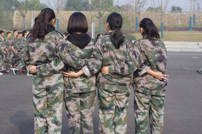 高一八班{休息时间乐一乐}