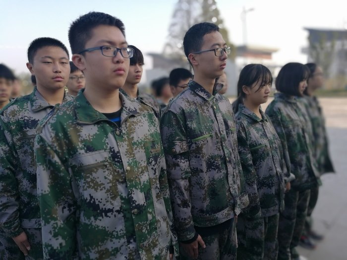 高一（12）班_稍息_立正_齐步走