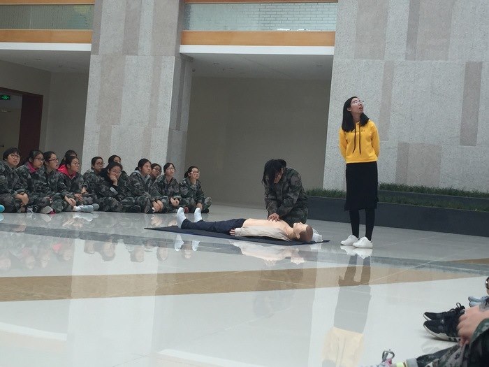 高一创4班：生命法制教育