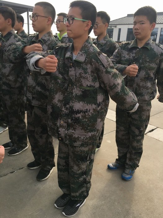 高一八班{小军人的个人写真}