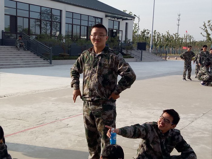 高一1班军训之休息----活力