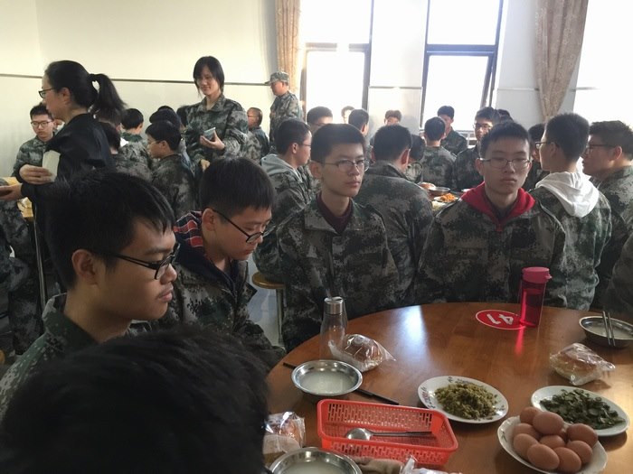 高一（10）班_【香喷喷的早饭】
