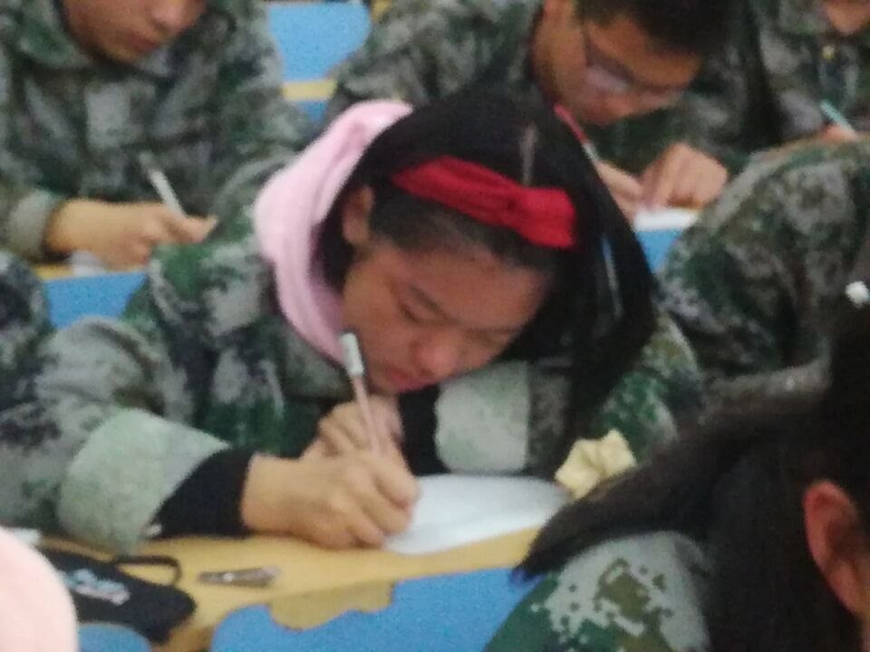 高一（11）班_欲作家书意万重_作罢不忍封