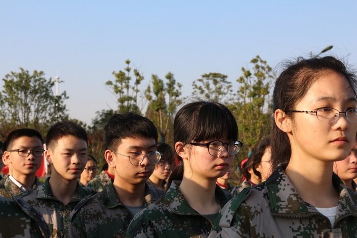 高一七班：又一波军姿来袭