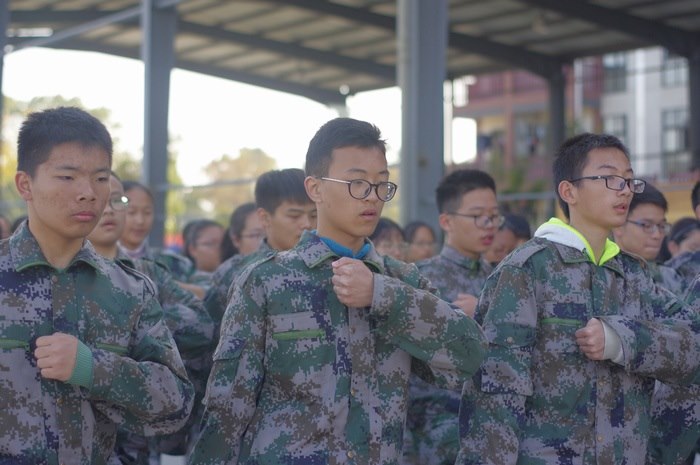 高一八班{瞧，他们的笑脸！}