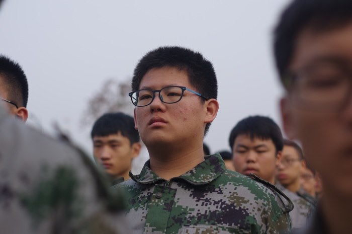 高一八班{瞧~他们严肃的脸}