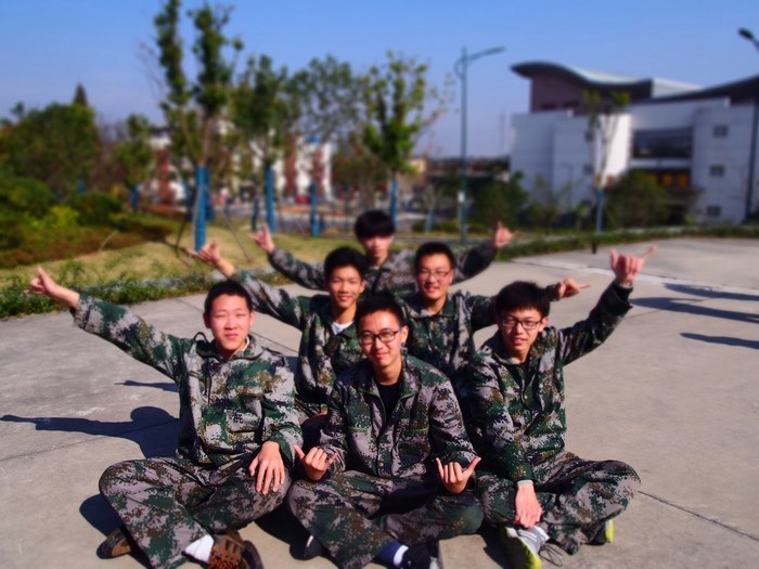 高一（12）班_没事儿凹个造型