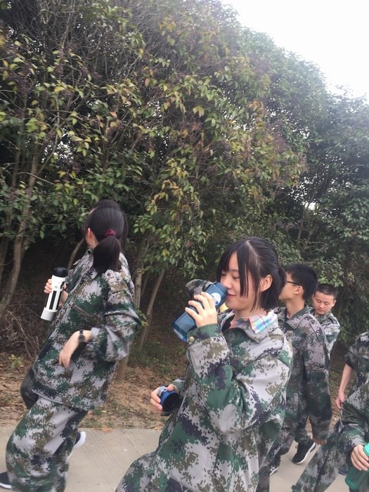 高一（10）班_【迷你长征】